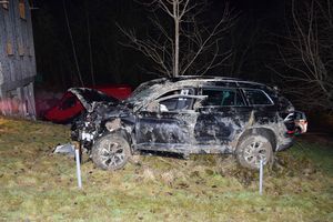 Total beschädigter Personenwagen nach Selbstunfall in Rehetobel.
