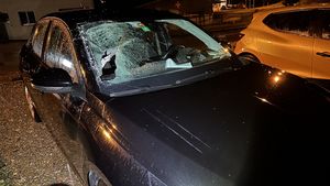 Die Beschädigungen am beteiligten Fahrzeug.
