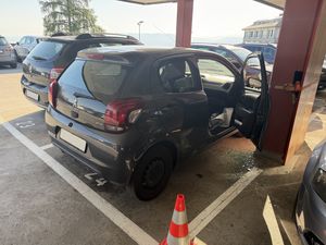 Ansicht eines betroffenen Personenwagens.