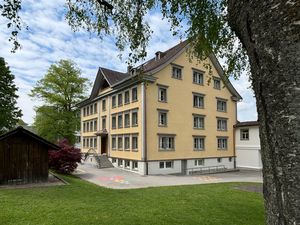 Die Schulverwaltung im Waisenhaus in Herisau steht an den Europäischen Denkmaltagen zur Besichtigung offen (Foto: Peter Hubacher)
