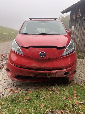 Ansicht des beschädigten Personenwagens.