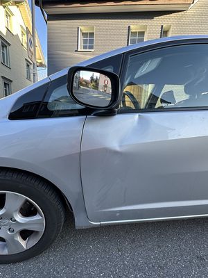 Der Personenwagen wurde beschädigt.