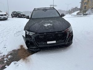 Beschädigungen am Auto.