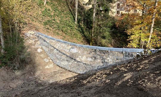 Kantonspremiere: Schutznetz im Chlebbachtobel