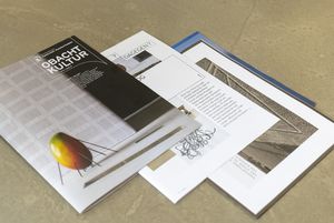 Prämiert wurden die drei Ausgaben von OBACHT KULTUR, die 2021 erschienen sind. Sie widmen sich den Themen "Wald", "Spiel und Regel" und "Kunst und Bau".