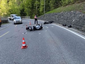 Kollision zwischen zwei Motorrädern in Trogen.