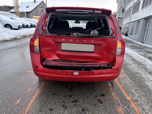 Deutliche Spuren der Auffahrkollision.