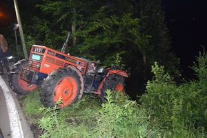Bergung des verunfallten Traktors.