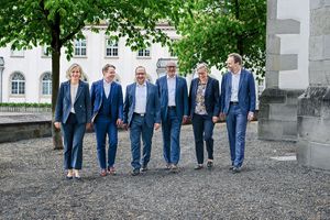 Der Regierungsrat von Appenzell Ausserrhoden: Seit dem 1. Juni sind mit Susann Metzger wieder zwei Frauen in der Ausserrhoder Regierung vertreten. Geleitet wird der Regierungsrat in den nächsten zwei Jahre von Landammann Hansueli Reutegger (v.l.n.r.: Regierungsrätin Katrin Alder, Regierungsrat Yves Noël Balmer, Landammann Hansueli Reutegger, Regierungsrat Dölf Biasotto, Regierungsrätin Susann Metzger, Ratschreiber Roger Nobs).