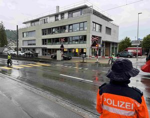 Herausforderung Bahnübergang mit herannahendem Zug