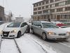 Unfall auf schneebedeckter Strasse in Bühler.