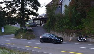 Unfall zwischen Auto und Roller in Trogen.