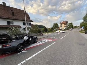 Unfall zwischen zwei Personenwagen in Grub.
