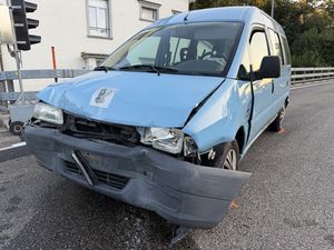 Ansicht des auffahrenden Personenwagens.
