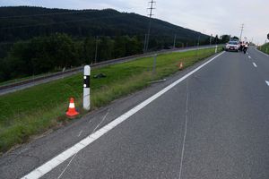 Ein Motorradfahrer erlitt bei einem Selbstunfall in Gais schwere Verletzungen.
